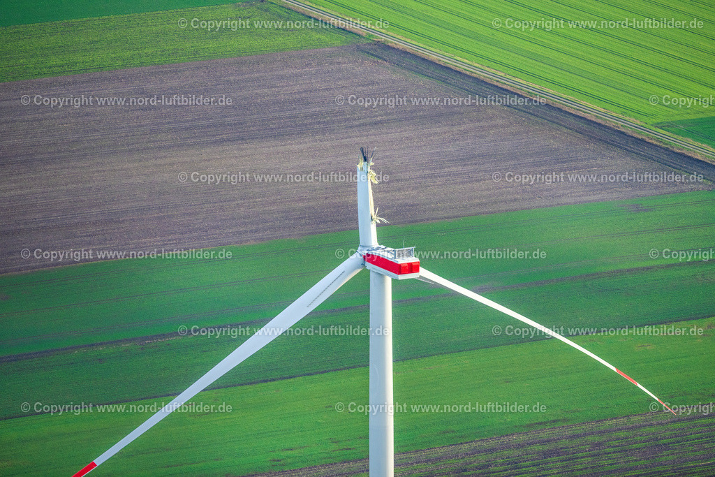 Alfstedt_Rotenburg_Wümme_Windrad_Rotorbruch_ELS_4953040223 | EBERSDORF 04.02.2023 Havarierte WEA Windkraftanlage mit abgerissenen Rotorblatt in Alfstedt im Bundesland Niedersachsen, Deutschland. Weiterführende Informationen bei: Energiekontor AG. // Damaged WEA wind turbine with a torn off rotor blade in Alfstedt in the state Lower Saxony, Germany. Further information at: Energiekontor AG. Foto: Martin Elsen