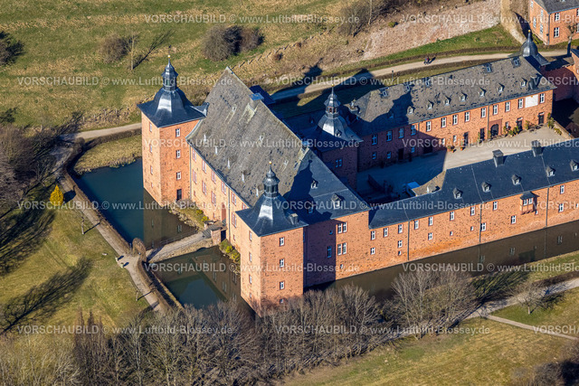 Kirchhundem250308843Oberhundem | Luftbild, Adolphsburg, auch Schloss Adolfsburg, Wasserschloss im Hundemtal, Oberhundem, Kirchhundem, Sauerland, Nordrhein-Westfalen, Deutschland