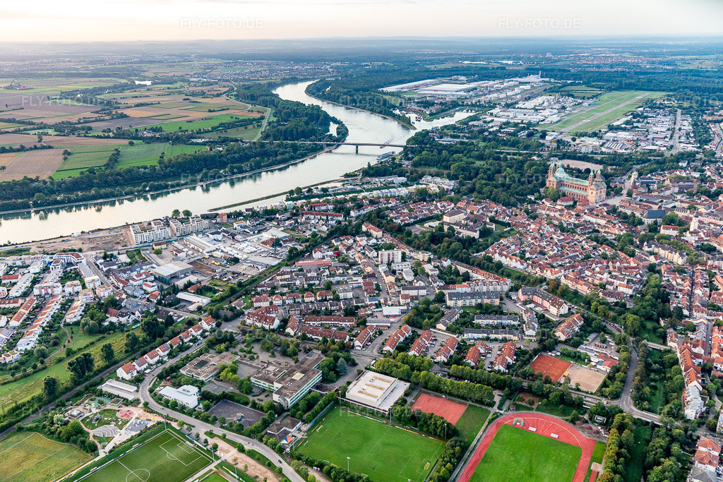 Luftbild: Rheinbrücke in Speyer im Bundesland Rheinland-Pfalz in Deutschland. Foto: IMG_116534.jpg vom 11.08.2019 durch Werner Riehm/FLY-FOTO.de