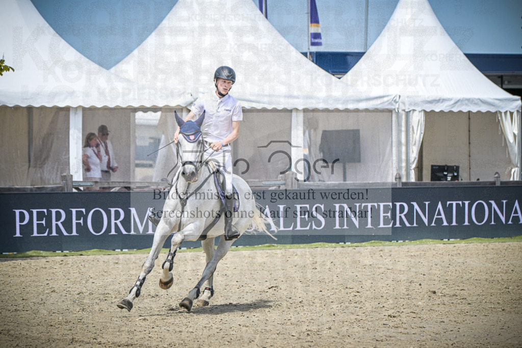 DOS_4597 | Entdecke hochwertige Reitturnierfotos von Foto Oger. Professionell, emotional und authentisch – jetzt Lieblingsmomente im Shop bestellen.Deutschlandweite Turnierfotografie. - Realisiert mit Pictrs.com