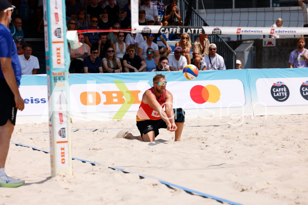 Obi BeachTour 2026 - Basel | BASEL, SWITZERLAND - JULY 19: MORITZ KINDL (AUT) during the Obi BeachTour 2026 match between LEITNER / KINDL (AUT) and BREER / KÄLIN (SUI) at Barfüsserplatz on July 19, 2026 in Basel, Switzerland. - Realisiert mit Pictrs.com