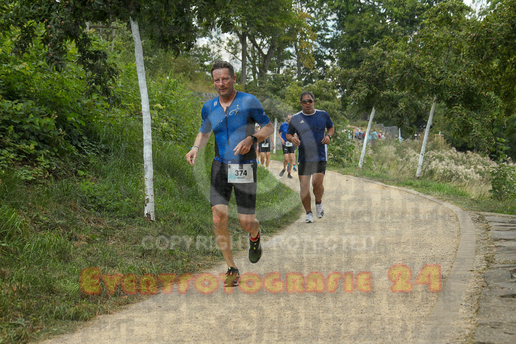 250824_1349_EX1_3852 | Sportfotografie im Rhein-Sieg Kreis, Köln, Bonn, NRW, Rheinland Pfalz, Hessen, etc. Unser Tätigkeitsfeld umfasst den Laufsport vom Volkslauf über den Marathon, Duathlon, Triathon bis zum Ultralauf wie Kölnpfad Ultra oder Schindertrail.