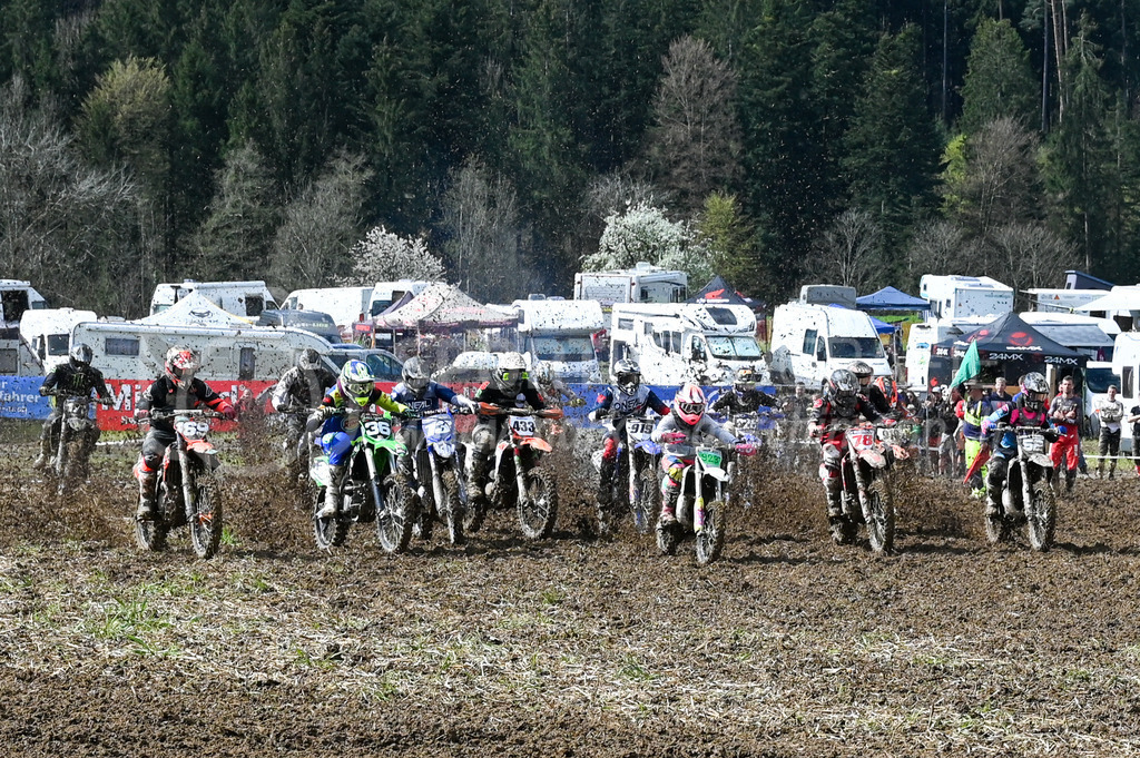 Motocross Schlatt bei Winterthur - 29. April 2023 | Start der Kategorie MX2 am Motocross Schlatt bei Winterthur, 29. April 2023.
Instagram: @mx_schlatt | @mc_wila | @sam_schweiz
Bild: Sportfotografie Markus Aeschimann | www.markus-aeschimann.ch - Realisiert mit Pictrs.com