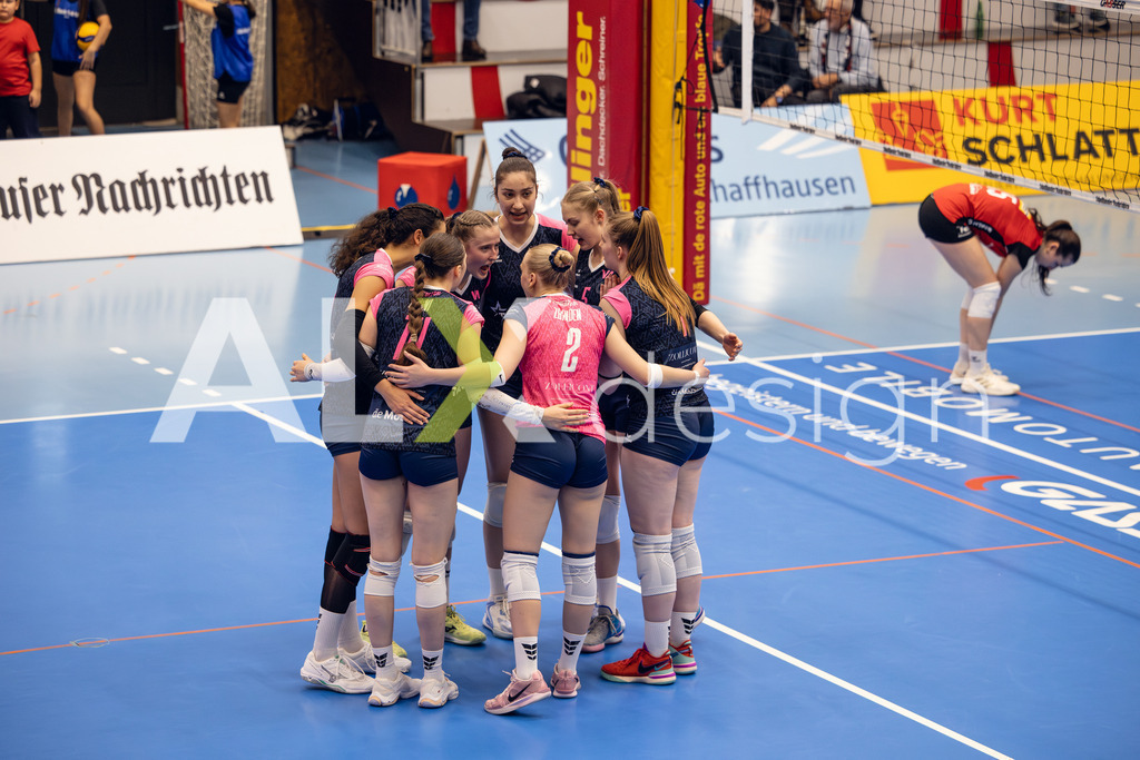 Volleyball I Frauen I Saison 2025-2026 I Volleyball NLA | Women I Round 14 I VC Kanti Schaffhausen - NLZ Volleyball Academy Zürich I 16.01.2026 | NLZ Volleyball Academy Zürich - Spielerinnenkreis - Realisiert mit Pictrs.com