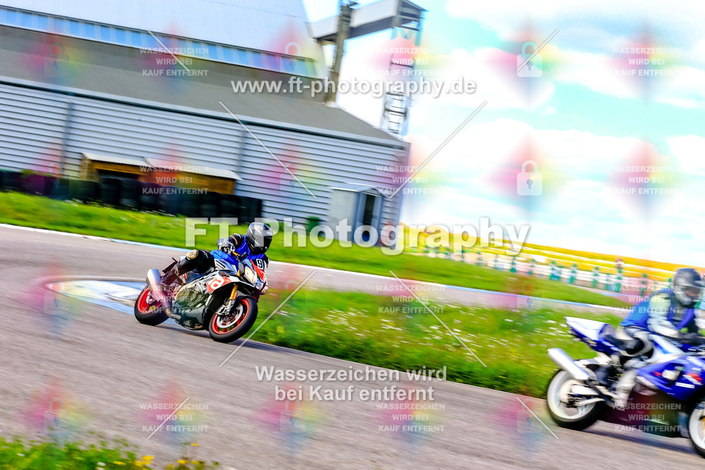 093-6200 | Hier findet Ihr Bilder von Touristenfahrten auf der Nürburgring Nordschleife oder von anderen Veranstaltungen die ich besucht habe. Viel Spass beim Durch Schauen 