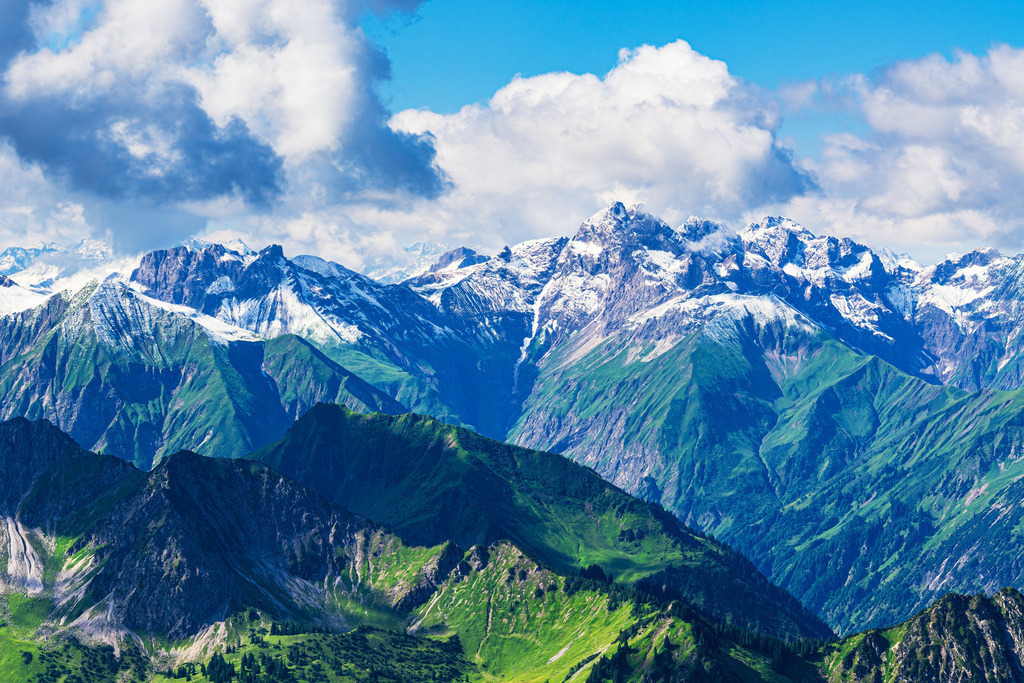 Blick vom Nebelhorn bei Obersdorf auf die Alpen | Blick vom Nebelhorn bei Obersdorf auf die Alpen.