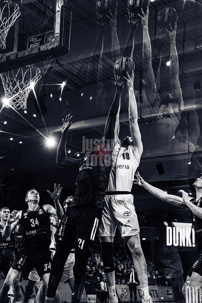 Basketball | Männer | Saison 2023/2024 | easyCredit Basketball Bundesliga | Veolia Towers Hamburg vs. Alba Berlin | 17.04.2024 | Jonas 'WoBo' Wohlfarth-Bottermann (#18, Hamburg Towers)