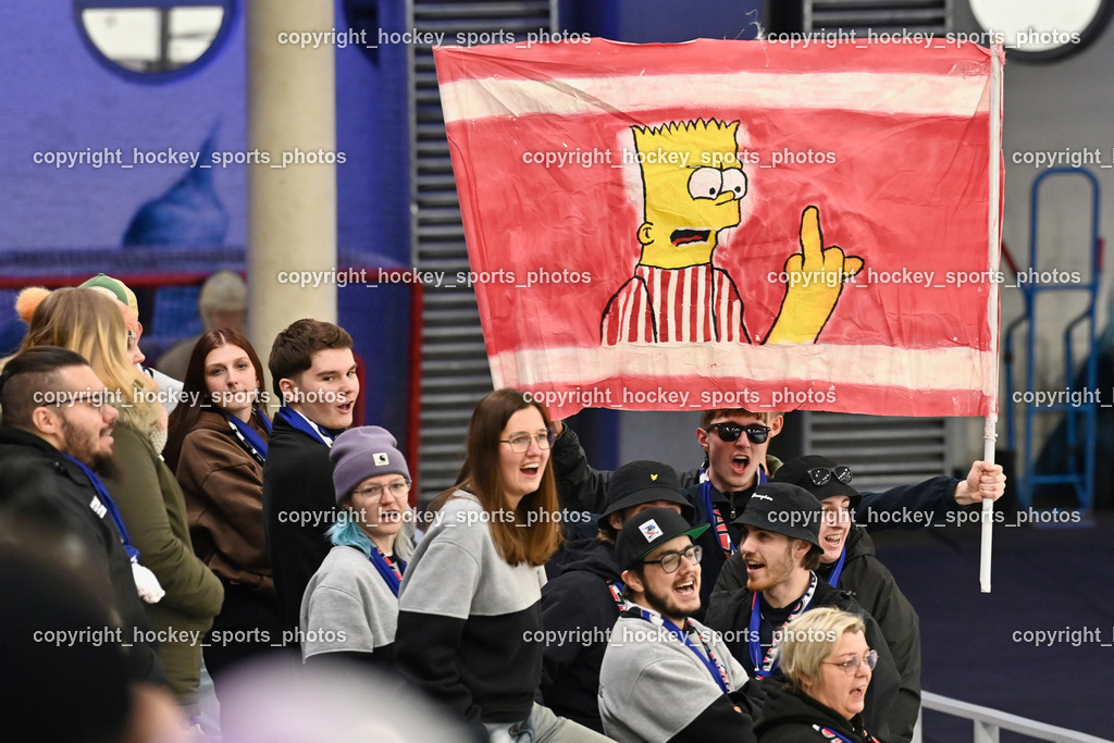 RED BULL HOCKEY JUNIORS vs. EK DIE ZELLER EISBÄREN | Simpson Stinkefinger, Worriors Salzburg, RED BULL HOCKEY JUNIORS vs. EK DIE ZELLER EISBÄREN, RED BULL HOCKEY JUNIORS vs. EK DIE ZELLER EISBÄREN am 14.01.2025 in Salzburg (Eisarena Salzburg), Austria, (Photo by Bernd Stefan)
