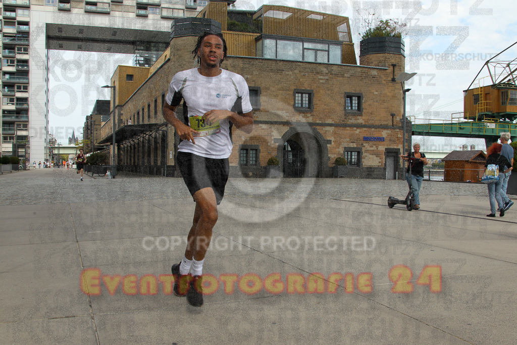 250920_1318_EV4_5211 | Sportfotografie im Rhein-Sieg Kreis, Köln, Bonn, NRW, Rheinland Pfalz, Hessen, etc. Unser Tätigkeitsfeld umfasst den Laufsport vom Volkslauf über den Marathon, Duathlon, Triathon bis zum Ultralauf wie Kölnpfad Ultra oder Schindertrail.