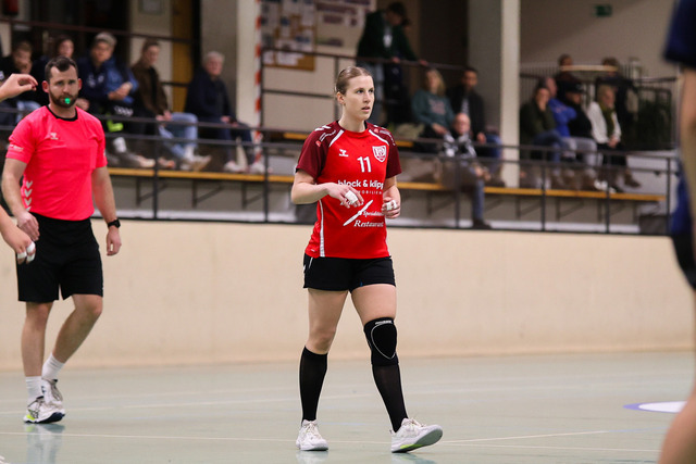 Handball I Damen I Saison 2025-2026 I Verbandsliga Süd I HSG Kalkberg 06 - MTV Dänischenhagen I 14.12.2025.24 | Laura Warnecke (11, MTV Dänischenhagen) - Realisiert mit Pictrs.com