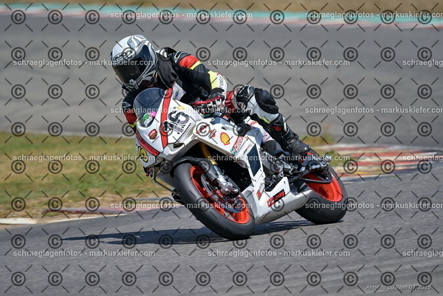 25bt04-1223 | markuskiefer.com - Realisiert mit Pictrs.com