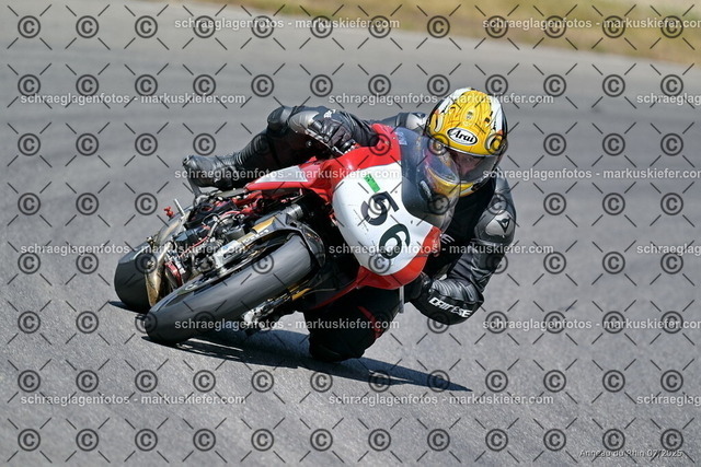 25bt04-1135 | markuskiefer.com - Realisiert mit Pictrs.com