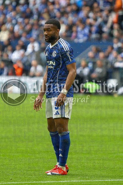 19.04.2026, GER, Fussball, Herren, 2. BL, Saison 2025/2026, FC Schalke 04 - Preußen Münster | Moussa Sylla (S04) schaut 