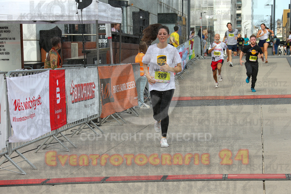 250920_1328_EX1_4868 | Sportfotografie im Rhein-Sieg Kreis, Köln, Bonn, NRW, Rheinland Pfalz, Hessen, etc. Unser Tätigkeitsfeld umfasst den Laufsport vom Volkslauf über den Marathon, Duathlon, Triathon bis zum Ultralauf wie Kölnpfad Ultra oder Schindertrail.