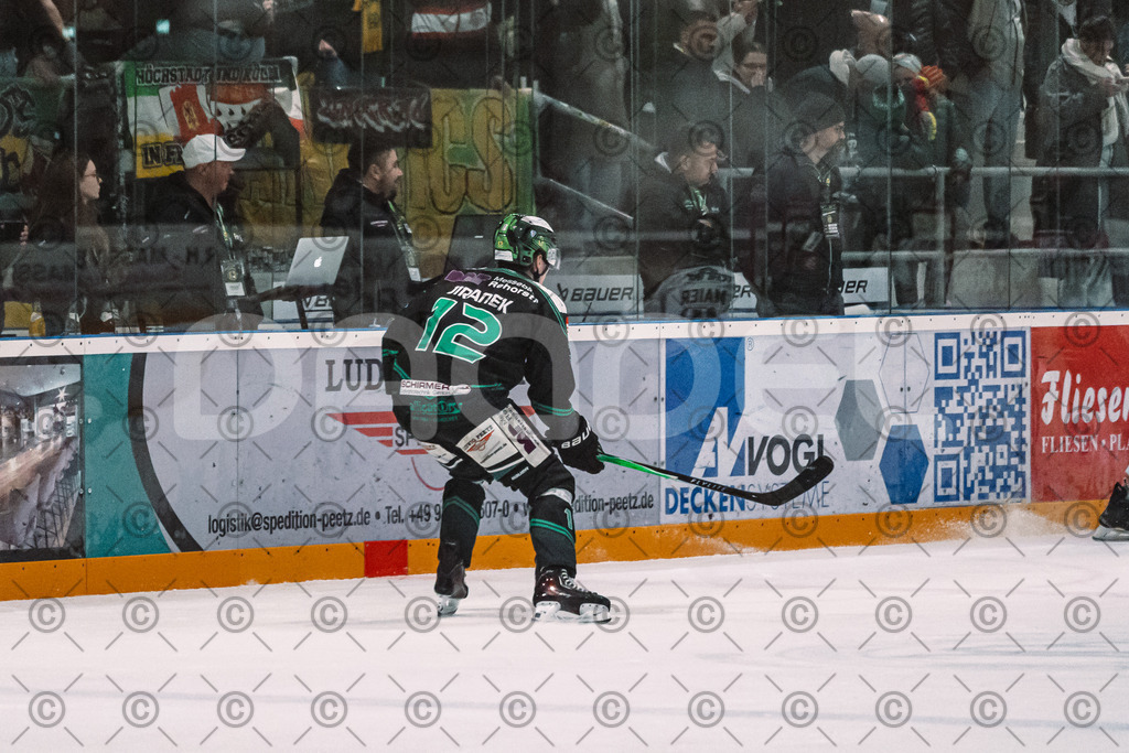Alligators_vs_Erding_12_12_2025-124 | Höchstadt Alligators Fotogalerie: Eishockey-Action aus Franken. Professionelle Spielfotos, Portraits & Stadionbilder zum Download. Jetzt entdecken! - Realisiert mit Pictrs.com
