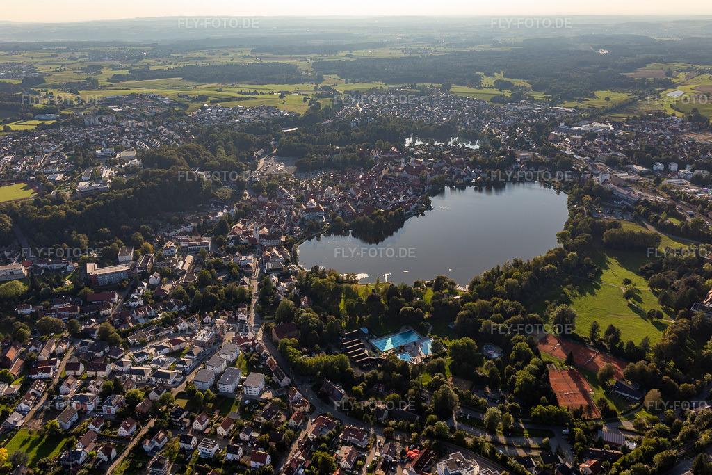 Luftbild: Strand- und Freibad Bad Waldsee in Bad Waldsee im Bundesland Baden-Württemberg in Deutschland. Foto: IMG_128916.jpg vom 03.09.2021 durch Werner Riehm/FLY-FOTO.de