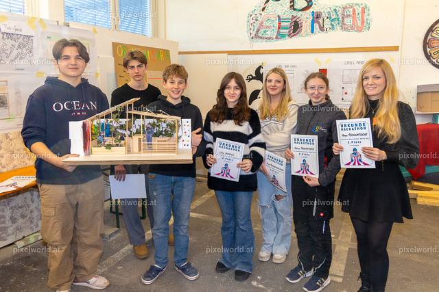 Hackathon - Tag 2 | Bildershop von pixelworld.at - Realisiert mit Pictrs.com