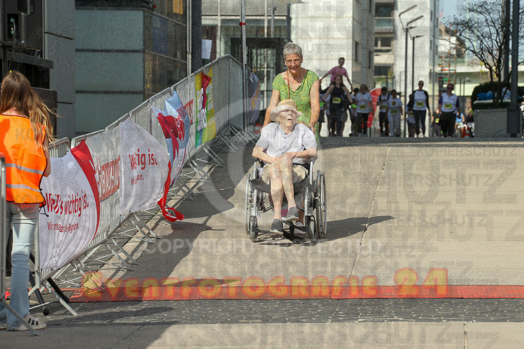 250920_1358_EX1_7169 | Sportfotografie im Rhein-Sieg Kreis, Köln, Bonn, NRW, Rheinland Pfalz, Hessen, etc. Unser Tätigkeitsfeld umfasst den Laufsport vom Volkslauf über den Marathon, Duathlon, Triathon bis zum Ultralauf wie Kölnpfad Ultra oder Schindertrail.