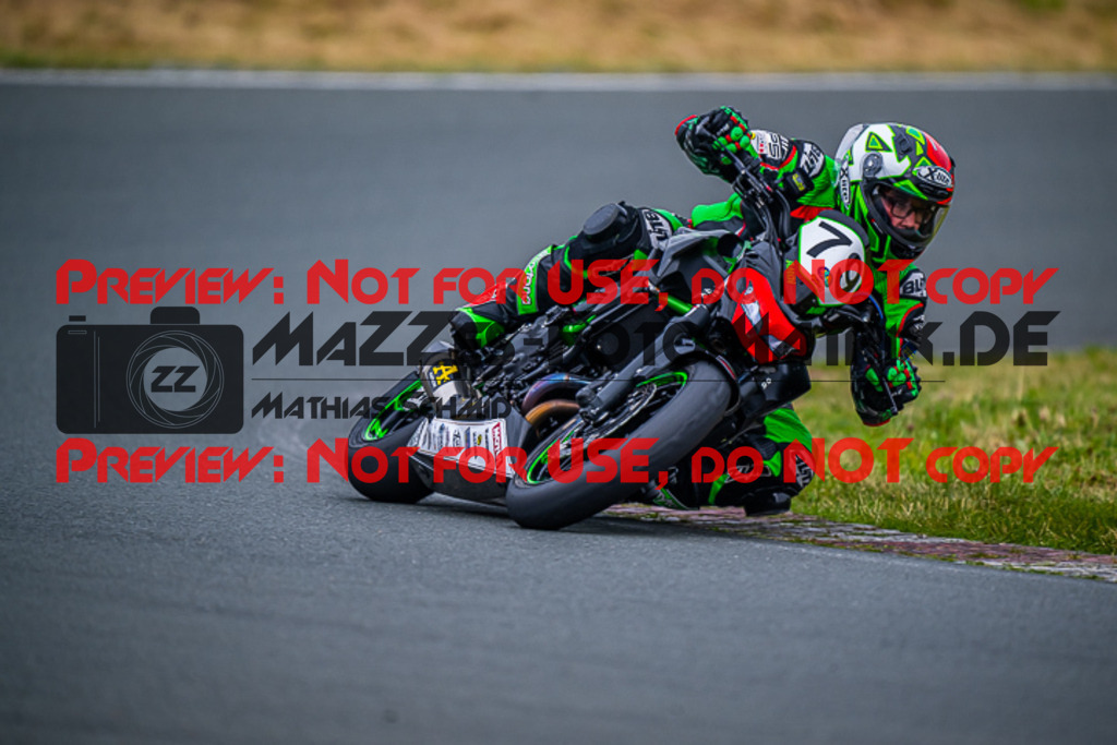 MaZZes_FotoMatrix_220723_1704 | TWIN