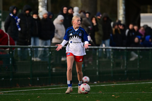 Fußball I Frauen I Saison 2025-2026 I Regionalliga Nord I 11. Spieltag I Hamburger SV U20 - Holstein Kiel I 29323 | Der Sportfotograf. - Realisiert mit Pictrs.com