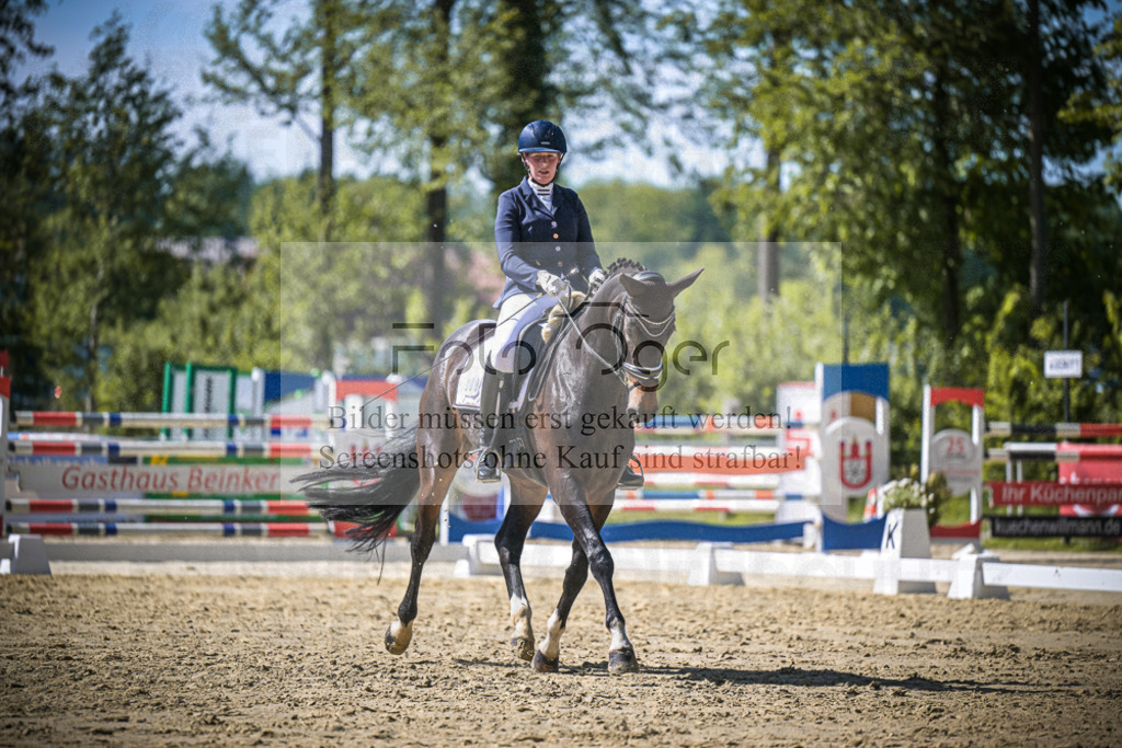 DOS_1677 | Entdecke hochwertige Reitturnierfotos von Foto Oger. Professionell, emotional und authentisch – jetzt Lieblingsmomente im Shop bestellen.Deutschlandweite Turnierfotografie. - Realisiert mit Pictrs.com