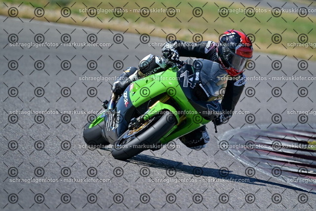 26bt04-1072 | markuskiefer.com - Realisiert mit Pictrs.com