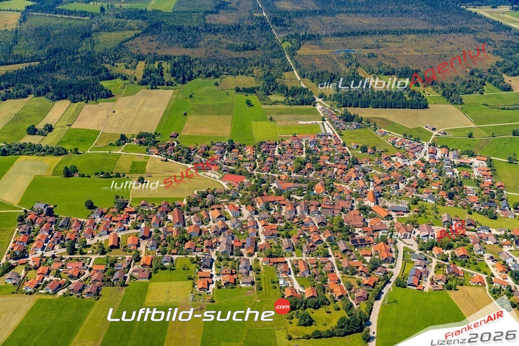 Luftaufnahme der Stadt Königsdorf - Die Luftaufnahme wurde 2025 vom UL-Flugzeug heraus erstellt ( keine Drohne ) - Hochauflösende Luftaufnahme - für professionelle Ausdrucke geeignet. Die Geschenkidee !Mit Lizenz und Bildrechte bestellbar