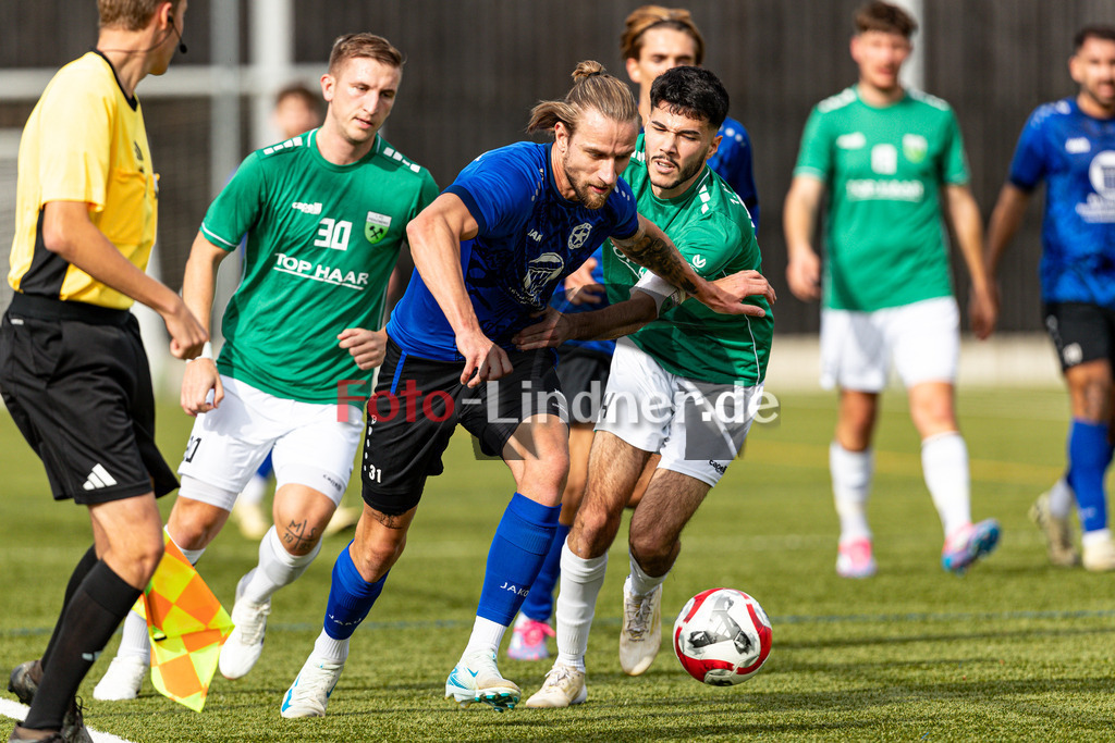 1. FC Penzberg gegen FC Wacker München | Bezirksliga Oberbayern Süd 3, 1. FC Penzberg gegen FC Wacker München, 20241012,,2024-10-12 in Penzberg (Stadion an der Karl-Wald-Straße), Copyright: WolfgangxLindner www.foto-lindner.de