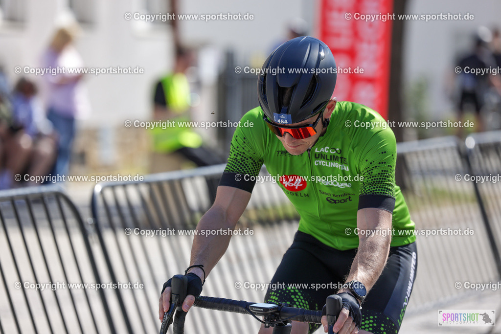 VJ__5350 | Neusiedlersee Radmarathon 2026@sportshot_your_pictrs #yourpictures#roadtowm2029 #nrm #neusiedlerseeradmarathon #neusiedlersee #neusiedlerseetourismus #burgenland #mörbisch #nrm26 #burgenlandtourismus #voglundco #poweredbyburgenlandtourismus #radsport #rad #marathon #ucigranfondo #visitburgenland #ucigranfondoworldseries