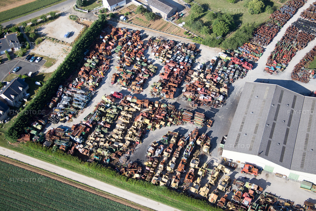 Luftbild: Ortsansicht in Talcy im Bundesland Loir-et-Cher in Frankreich. Foto: IMG_082214.jpg vom 20.06.2015 durch Werner Riehm/FLY-FOTO.de