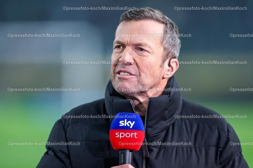 BMG11012501001 | 11.01.2025, Fußball, Borussia Mönchengladbach - FC Bayern München, 1. Fußball Bundesliga, Borussia-Park, Saison 2024 2025: Sky Moderator Lothar MatthäusDFB regulations prohibit any use of photographs as image sequences and or quasi-video.