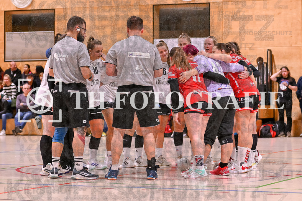 GER, SG Maulburg/Steinen - HSG Dreiland, Frauen-Handball, Oberliga Suedbaden, 3. Spieltag, Saison 2024/2025, 12.10.2024 | SGMS und HSG Dreiland kurz vor SpielbeginnGER, SG Maulburg/Steinen - HSG Dreiland, Frauen-Handball, Oberliga Suedbaden, 3. Spieltag, Saison 2024/2025, 12.10.2024Foto: TH Fotografie/Thomas Hess