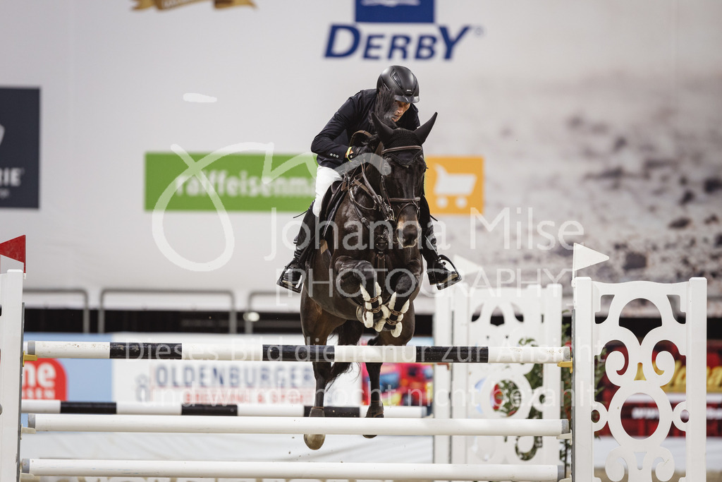 231028_Oldenburg_S1-Spr_Amateure-208 | Deine schönsten Turniermomente als professionelle Fotos! Entdecke hochwertige Pferdesport-Fotografie im Online-Shop. Jetzt Fotos finden & bestellen!