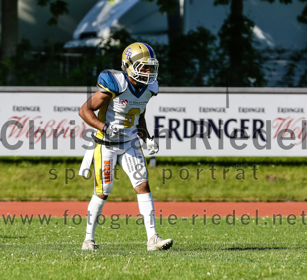 2022-05-14_127_Erding_Bulls_gegen_Munich_Cowboys_2 | Erding, Deutschland, 14.05.2022:
Fußball, Regionalliga 2022, 3. Spieltag, Erding Bulls gegen Munich Cowboys 2, Endergebnis: 20:30

Evidanio Quinones III (Erding Bulls, #6)

Foto: Christian Riedel / fotografie-riedel.net