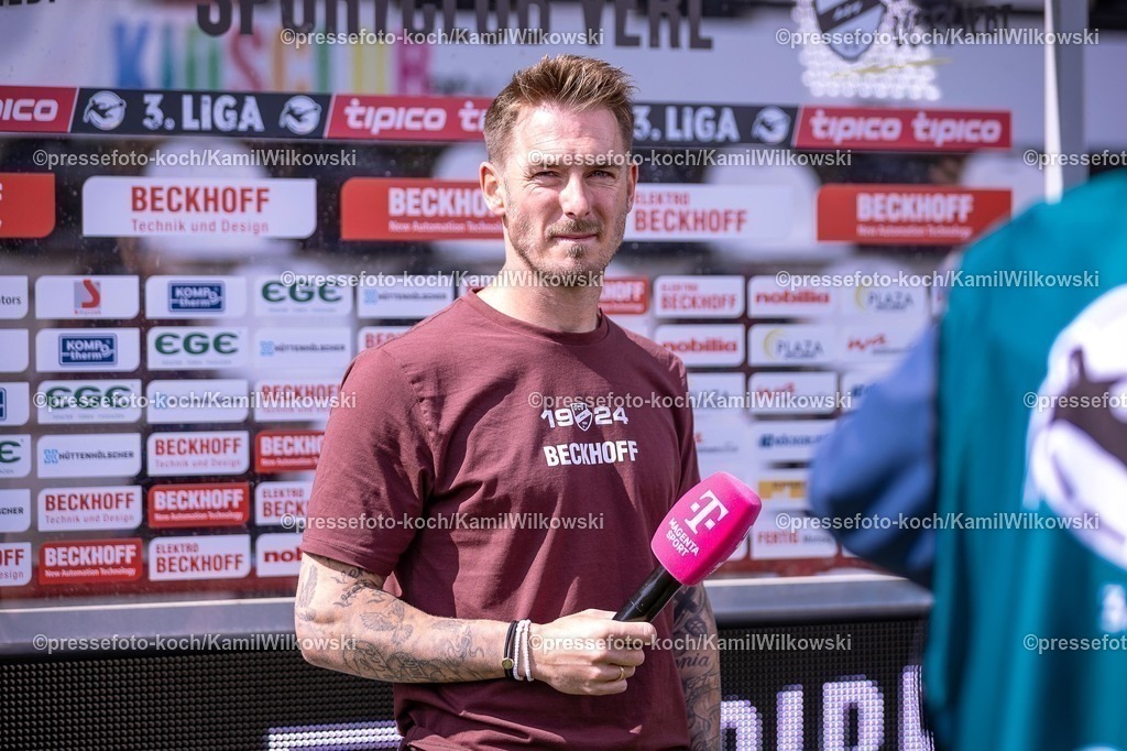 xKWIx30082501006 | 30.08.2025, xkwix, Fußball, Dritte Liga, SC Verl - MSV Duisburg, Sportclub Arena: Tobias Strobl (SC Verl Cheftrainer) 