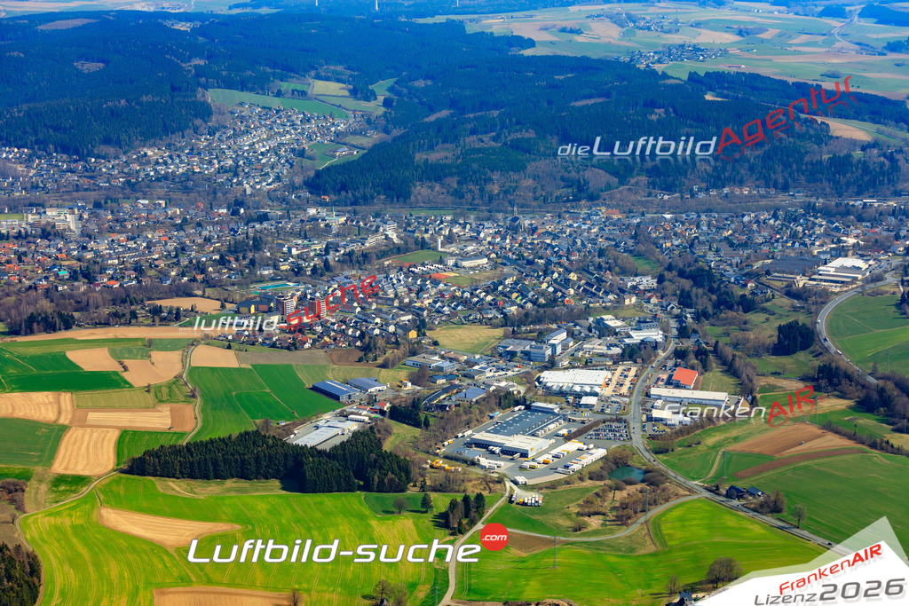Das Luftbild der Stadt Naila wurde 2019 vom Flugzeug heraus erstellt (keine Drohne) Aufnahmehöhe ca.400 Meter- hohe Auflösung- beste Druck-Qualität garantiert!