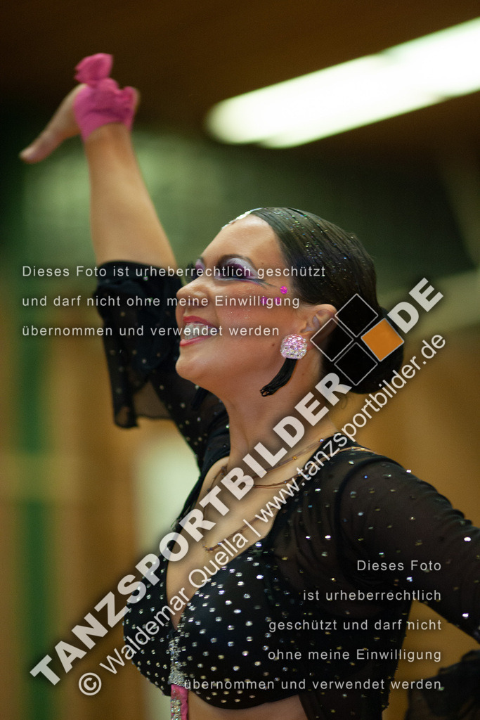 20090124-10102 | Hier finden Sie Tanz Bilder vom Latein und Standard Formationen tanzen. Sportbilder vom Tanzsport. Schöne Fotos und von Weltmeisterschaft, Europameisterschaft, Bundesliga, Regionalliga, Oberliga und Landesliga sowie von GOC Stuttgart, DanceComp, WM Bremen