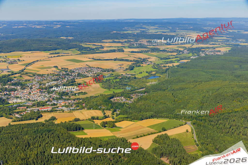Luftaufnahme der Stadt Arzberg - Die Luftaufnahme wurde 2025 vom UL-Flugzeug heraus erstellt ( keine Drohne ) - Hochauflösende Luftaufnahme - für professionelle Ausdrucke geeignet. Die Geschenkidee !Mit Lizenz und Bildrechte bestellbar