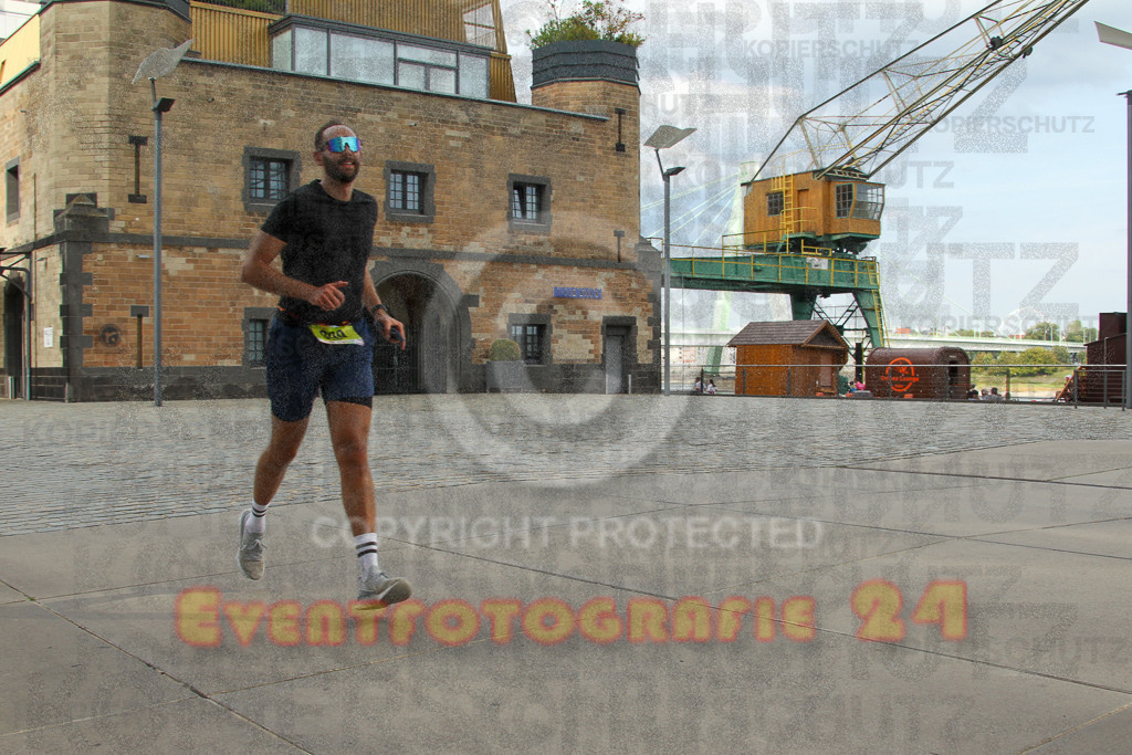 250920_1525_EV4_8754 | Sportfotografie im Rhein-Sieg Kreis, Köln, Bonn, NRW, Rheinland Pfalz, Hessen, etc. Unser Tätigkeitsfeld umfasst den Laufsport vom Volkslauf über den Marathon, Duathlon, Triathon bis zum Ultralauf wie Kölnpfad Ultra oder Schindertrail.