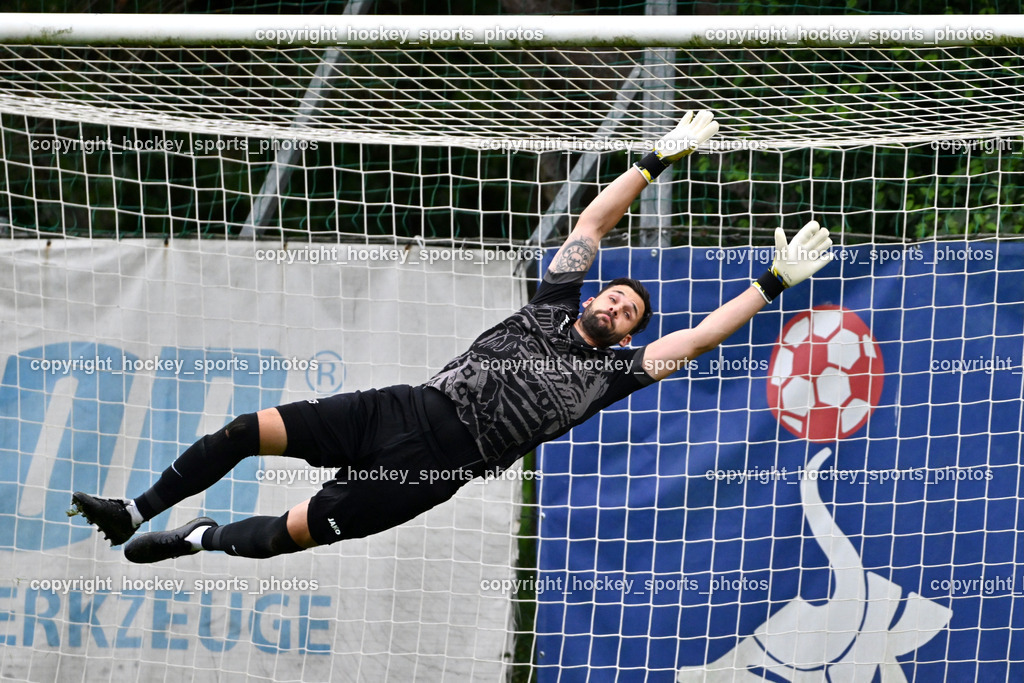 SAK vs. ATUS Ferlach | Flugeinlage, #25 Florian Heindl ATUS Ferlach, SAK vs. ATUS Ferlach, SAK vs. ATUS Ferlach am 01.08.2025 in Klagenfurt (Sportpark Welzenegg), Austria, (Photo by Bernd Stefan)
