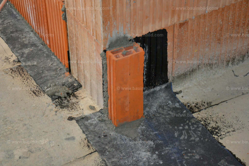 bib-lg07-mauerarbeiten-0199 | Nach LV-Leistungsgruppen sortierte Detailfotos über den Bau eines Hauses. Alle Hausbau-Bilder direkt vom Urheber und Autor der Website Haus-Selber-Bauen.com