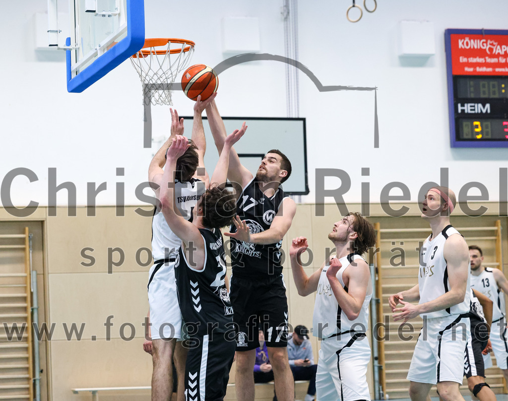 2023-03-26_044_TSV_Vaterstetten_gegen_Wacker_Knights_Burghausen | Vaterstetten, Deutschland, 26.03.2023:
Basketball, Bayernliga Herren Südost 2022 / 2023, 17. Spieltag, TSV Vaterstetten gegen Wacker Knights Burghausen, Endergebnis: 

Maximilian Rothe (TSV Vaterstetten, #6), Finn Liebig (TSV Vaterstetten, #10), F. Sutur (TSV Vaterstetten, #3)

Foto: Christian Riedel / fotografie-riedel.net