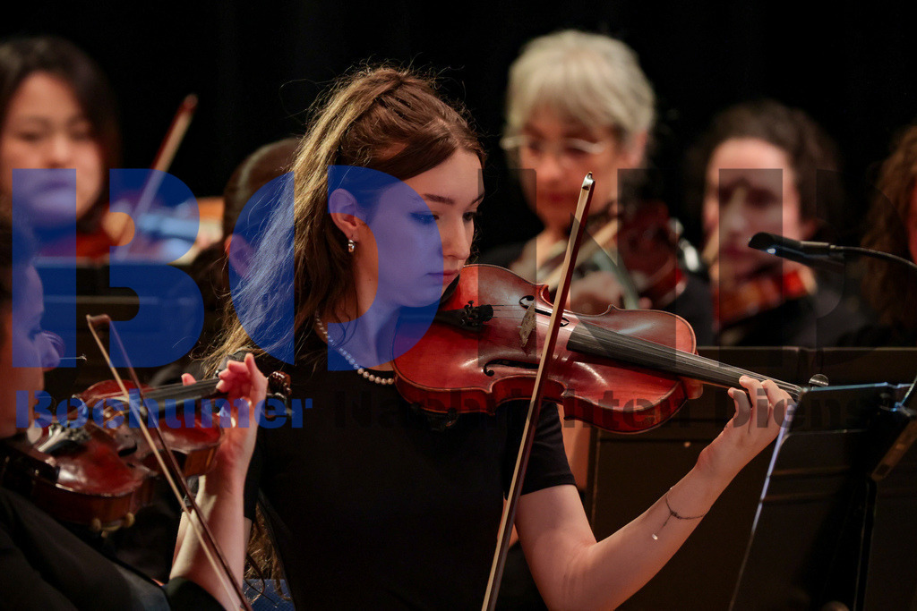 Maerkisches Jugendsinfonieorchester (MJO) {date} -  | {headline}(Foto: Sebastian Sendlak / BOND) - Realisiert mit Pictrs.com