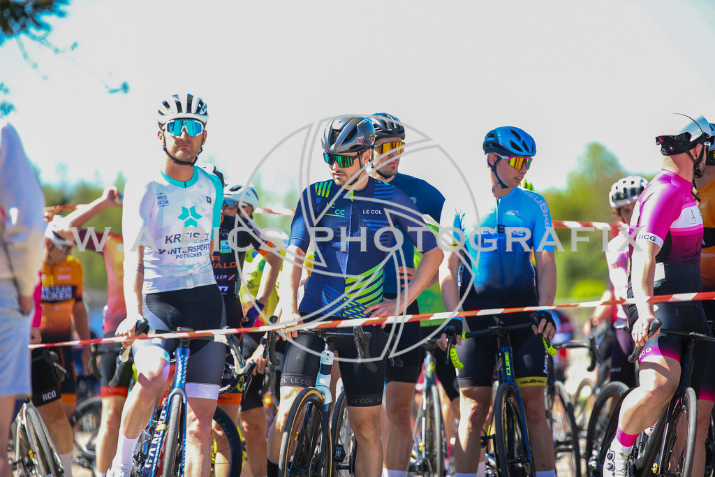 ..... | Wels, 23.04.2026, Kirschblüten Radrennen 2026 , Image shows: Photo: Wapics / Willdoner Andreas