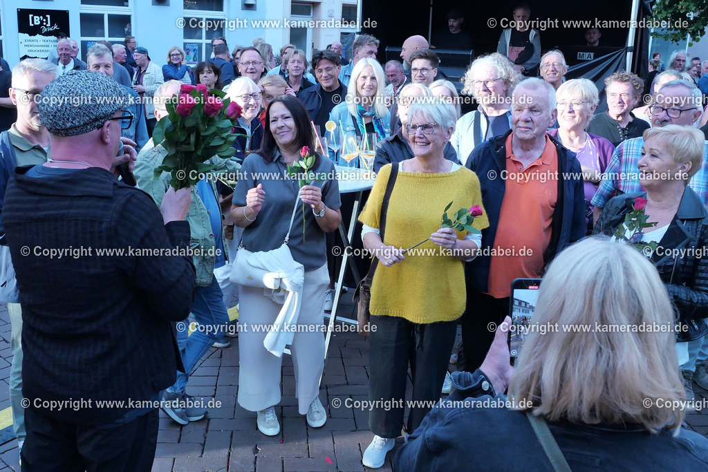 29.08.2025 Johnnys Leidenschaft bei den DIN Tagen 2025 | 29.08.2025 Johnnys Leidenschaft gibt auf der Altmarktbühne in Dinslaken bei den DIN Tagen 2025 ein Konzert. - Realisiert mit Pictrs.com