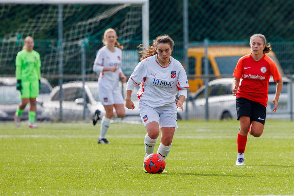 FCHHÜT_251003_5020 | 1.FC Heidenheim 1846 II vs. TSV Hüttlingen, Fußball, Frauen, Bezirkspokal, 2025/2026, 1.Runde, 03.10.2025 in Mergelstetten, Sportplatz 2(Foto: Michael Bulling) - Realisiert mit Pictrs.com