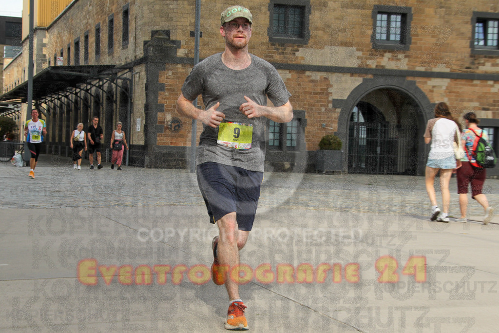 250920_1328_EV4_5709 | Sportfotografie im Rhein-Sieg Kreis, Köln, Bonn, NRW, Rheinland Pfalz, Hessen, etc. Unser Tätigkeitsfeld umfasst den Laufsport vom Volkslauf über den Marathon, Duathlon, Triathon bis zum Ultralauf wie Kölnpfad Ultra oder Schindertrail.