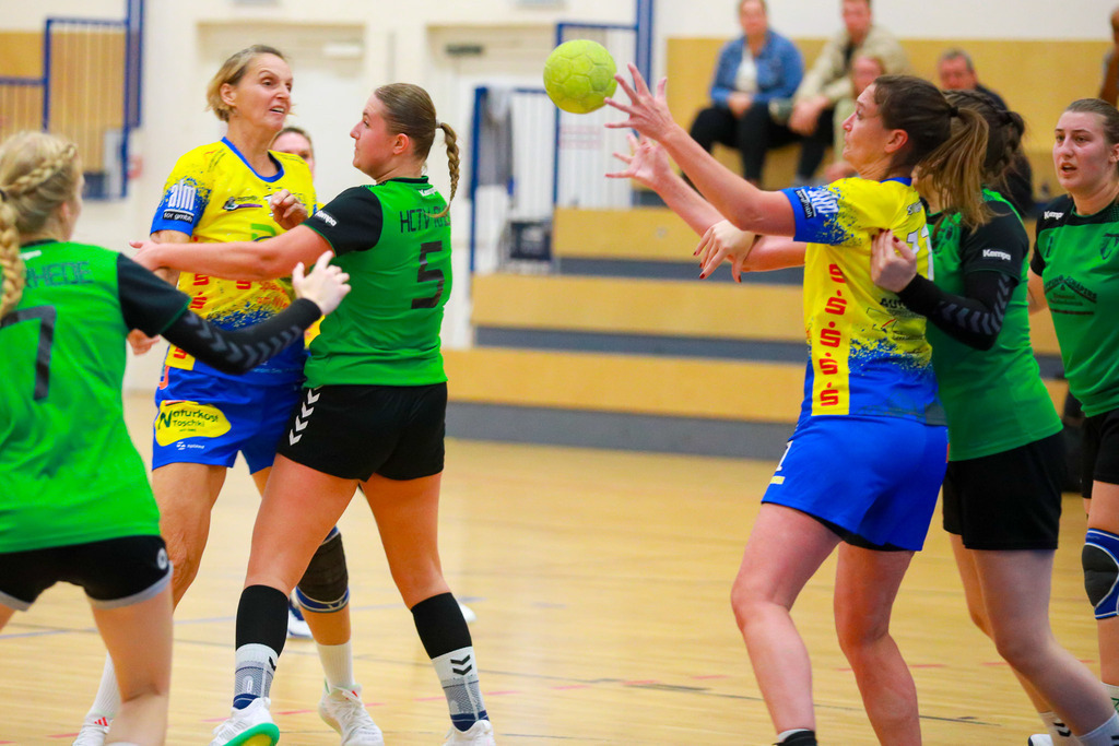 HcTvRhedeII_SvNeukirchen_150924_085 | Bildergalerie von Sport-Ereignissen aber auch von weiteren spannenden Dingen - nicht nur vom Niederrhein. In Anlehnung an den bekannten Spruch von Hanns Dieter Hüsch heißt das Motto: "Niederrhein ist überall".  - Realisiert mit Pictrs.com