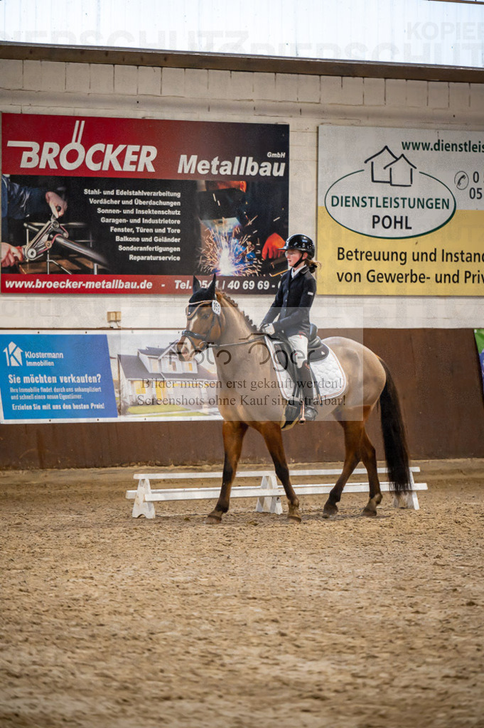 Hallenreittunier Voxtrup 2023 | Entdecke hochwertige Reitturnierfotos von Foto Oger. Professionell, emotional und authentisch – jetzt Lieblingsmomente im Shop bestellen.Deutschlandweite Turnierfotografie. - Realisiert mit Pictrs.com