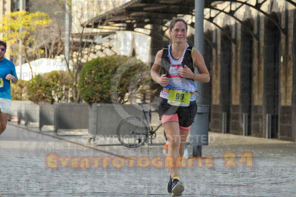 250920_1458_EV4_7747 | Sportfotografie im Rhein-Sieg Kreis, Köln, Bonn, NRW, Rheinland Pfalz, Hessen, etc. Unser Tätigkeitsfeld umfasst den Laufsport vom Volkslauf über den Marathon, Duathlon, Triathon bis zum Ultralauf wie Kölnpfad Ultra oder Schindertrail.